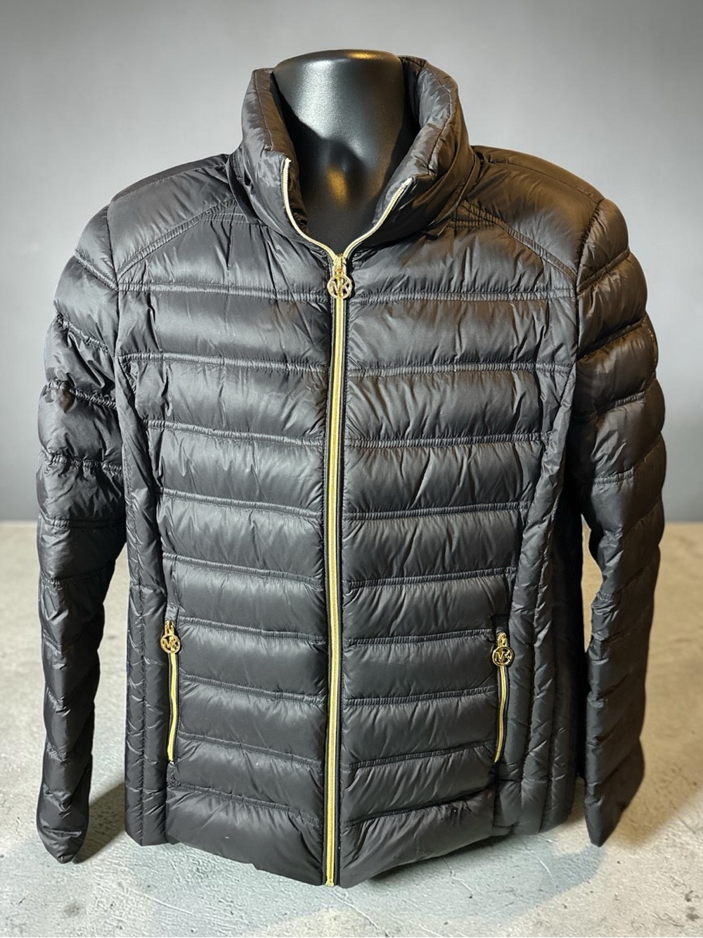Michael Kors Lightweight Black Puffer Jacket with Gold Hardware No Hood Sz XL